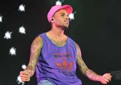 chris brown calls fans ungrateful for complaining about tour delay