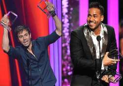 billboard latin awards 2015 enrique iglesias romeo santos dominate