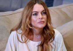 lindsay lohan won t release tell all book