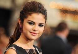 selena gomez posts heartfelt response to suicidal fan