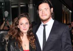 kaya scodelario and benjamin walker engaged