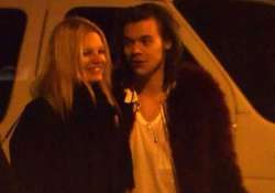 harry styles dating victoria s secret model