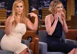 jennifer lawrence amy schumer dance barefoot