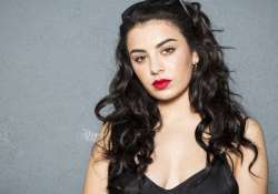 charli xcx feels women should love their bodies