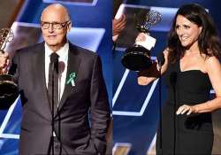 67th emmy awards louis dreyfus jeffrey tambor win awards for comedy