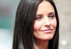 courteney cox feels she has worst memory