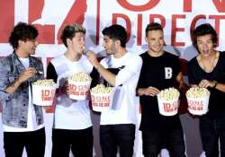 one direction gives sneak peek of concert film