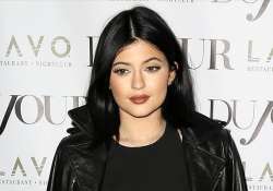 kylie jenner shares sad post sparks concern