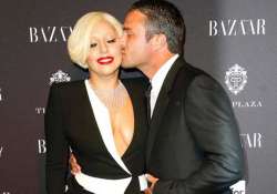 lady gaga engaged to taylor kinney