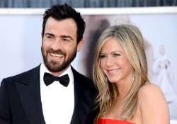 jennifer aniston finds fiance decent