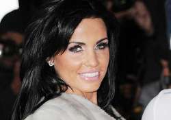 katie price to renew her wedding vows