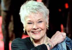 weak eyesight helped judi dench overcome stage fear