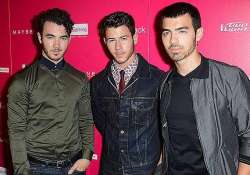 nick jonas angry over band split