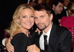 kate hudson and matt bellamy to celebrate christmas together