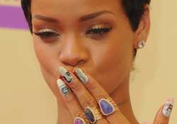 rihanna shelled out 6 000 pounds on nail technician