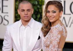 jennifer lopez to marry toyboy beau