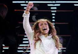 jennifer lopez weeps at concert