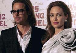 jolie orders chicken korma tikka for pitt