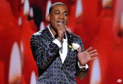 joshua ledet continues to impress on idol