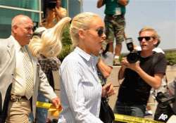 judge tells lohan no more parties at house