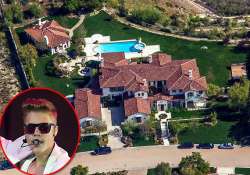 justin bieber to pay 85 000 bill before he sells house to khloe kardashian