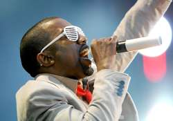 kanye west makes bizarre demand