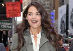 katie holmes back on tv