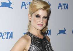 kelly osbourne loves cheat meals