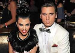 kourtney kardashian expecting her third child