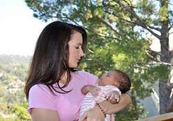 kristin davis adopts a daughter