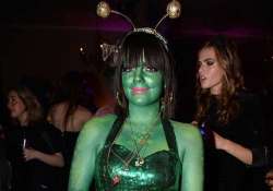 lily allen suffers allergy from halloween makeup