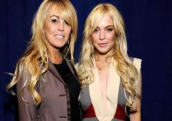 lindsay lohan buys symbolic jewellery for family