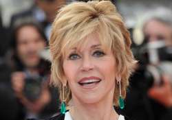 love helps you stay young at heart says jane fonda