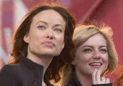 olivia wilde emma stone run for cancer charity