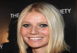 paltrow celebrates 40th birthday in italy