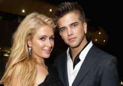 paris hilton s boyfriend not insecure