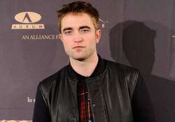 pattinson still gets nervous on red carpet