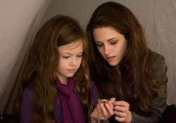 pattinson stewart praise onscreen daughter