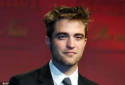 pattinson returns to spotlight on the daily show