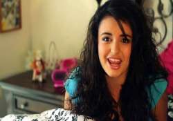 rebecca black smashes justin bieber s record on youtube