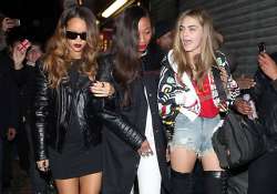 rihanna delevingne plan luxury holiday