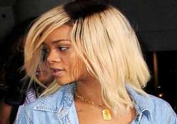 rihanna sports new blonde look