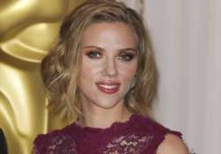 scarlett johansson to be a mom