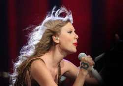 taylor swift seeks love to write songs