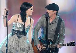 thompson square new single glass gets sensation by woman