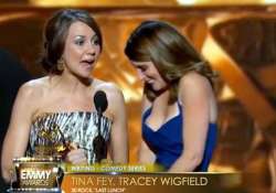 tina fey suffered wardrobe malfunction at emmys