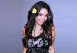 vanessa hudgens denies dating josh hutcherson post zac efron split