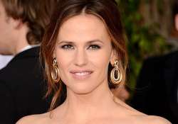 jennifer garner not pregnant says representative