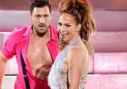 jennifer lopez keen to go in public with alleged boyfriend maksim chmerkovskiy