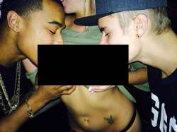 shocking justin beiber caught l stripper s n at a party see pics